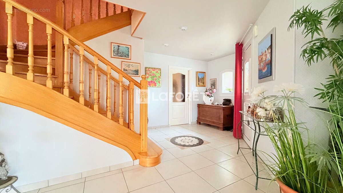 Maison à SAINTE-MENEHOULD