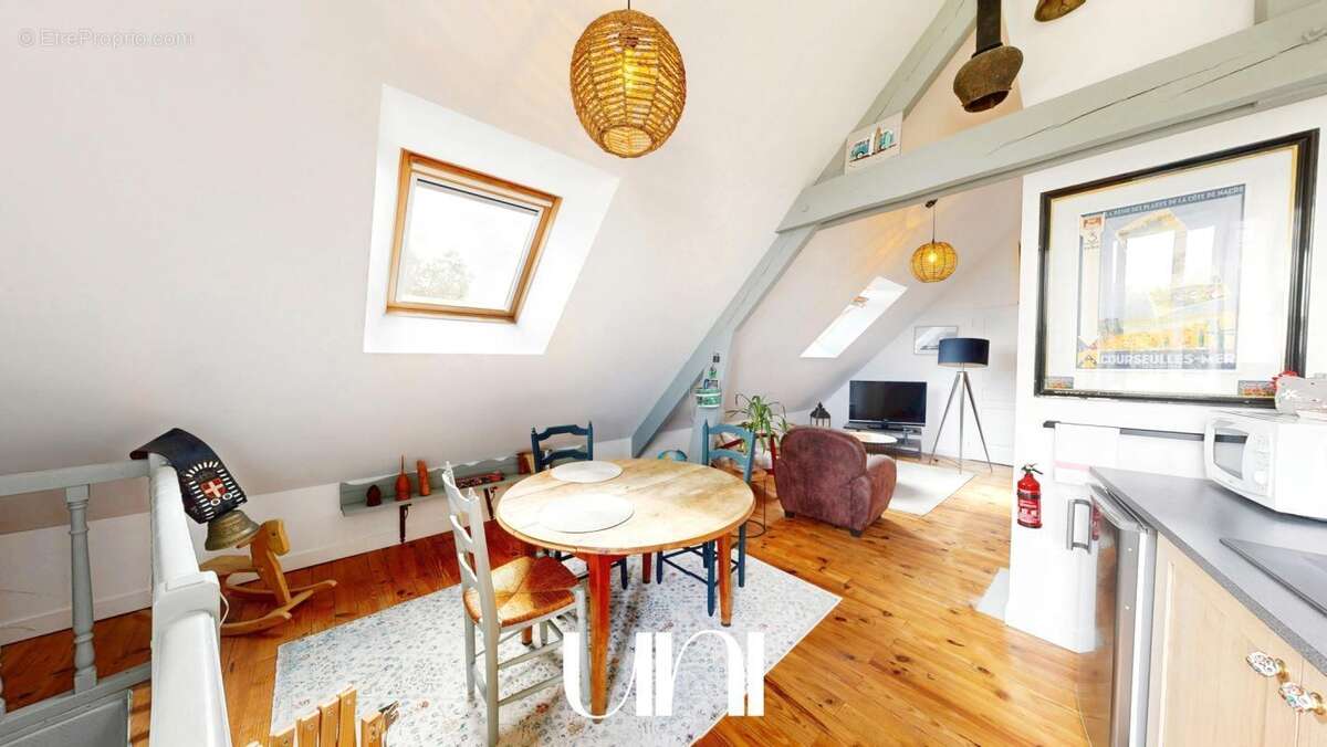 Maison à SAINTE-CROIX-SUR-MER