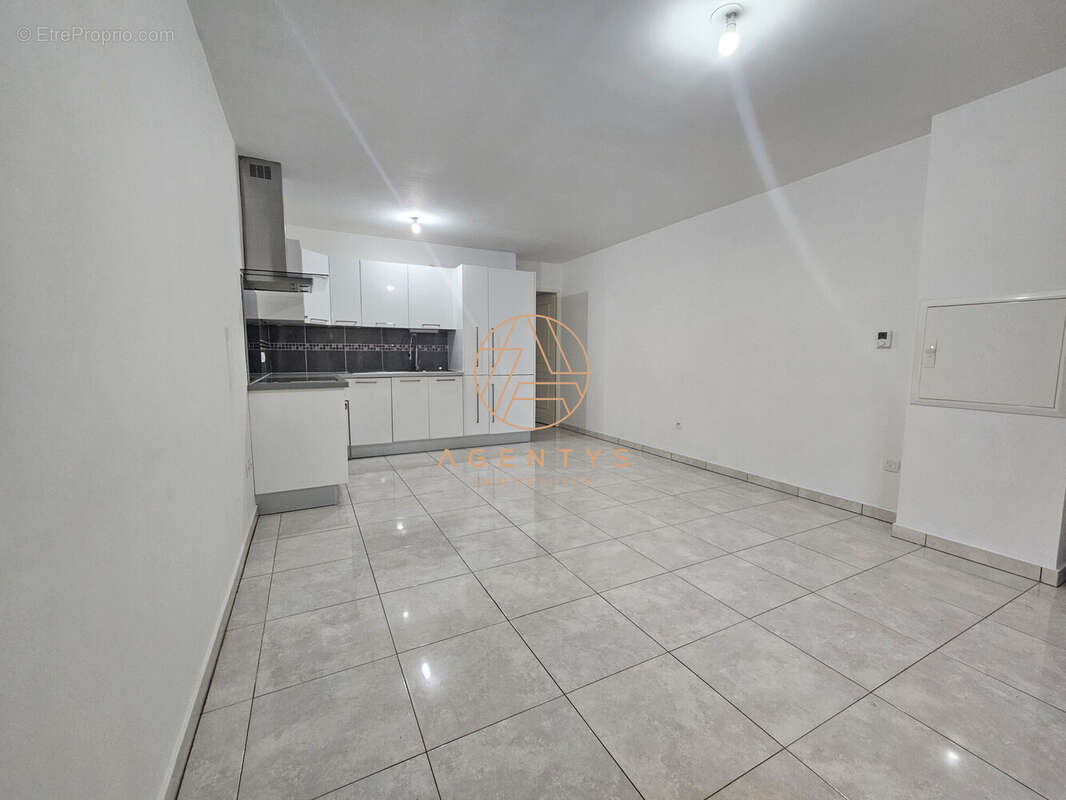 Appartement à LE PLESSIS-TREVISE