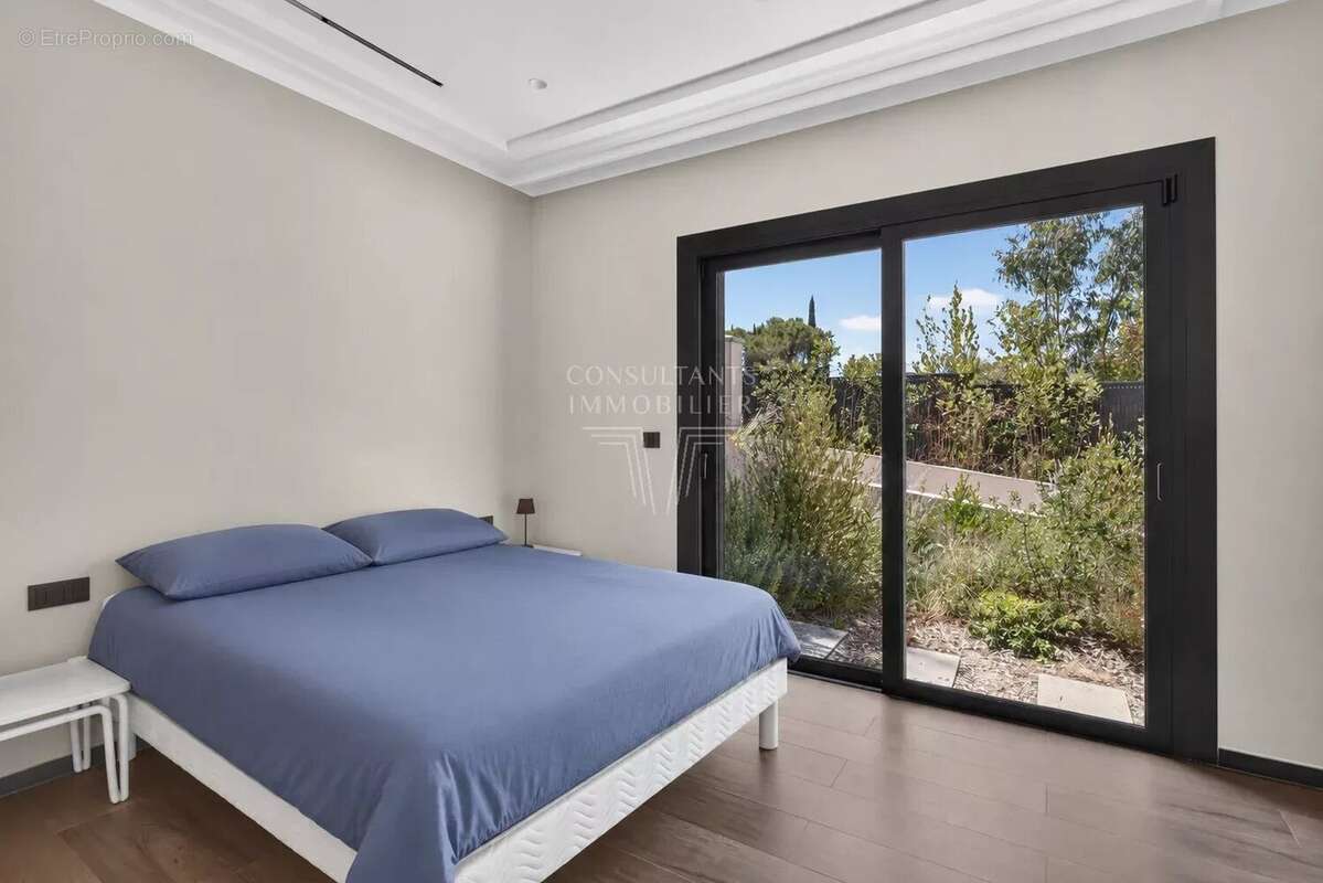 Valbonne. luxueuse villa contemporaine - photo 18