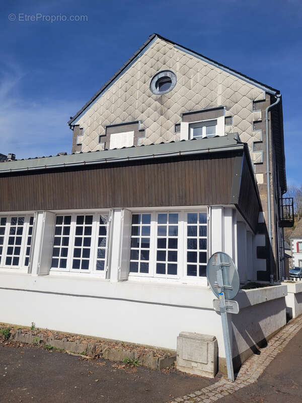 Maison à MURAT-LE-QUAIRE