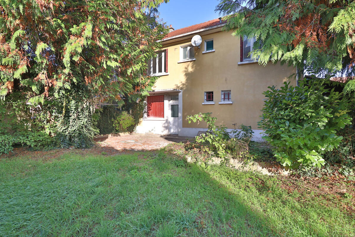 Maison à SAINT-JULIEN-LES-VILLAS