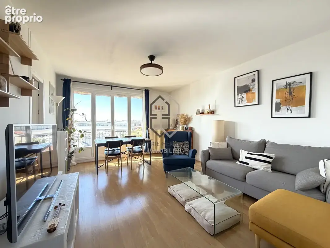 Appartement à SAINT-MAUR-DES-FOSSES