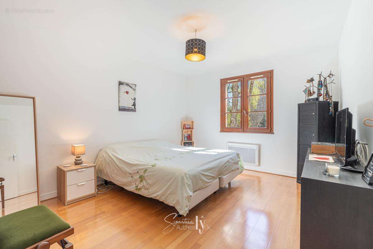 Maison à BONNAC-LA-COTE