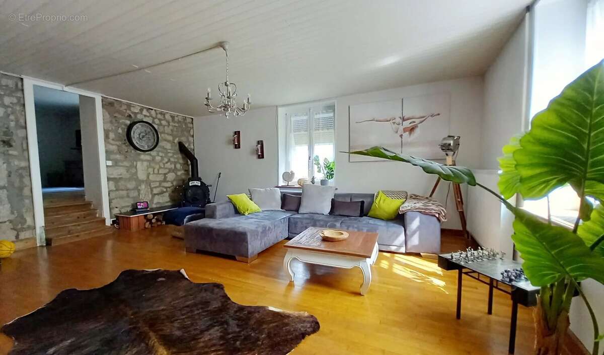 Maison à REGNEVELLE