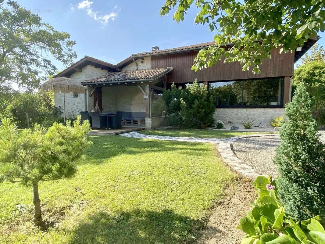 Magnifique propriété avec 2 gîtes, 2 piscines et vue imprenable - photo 23