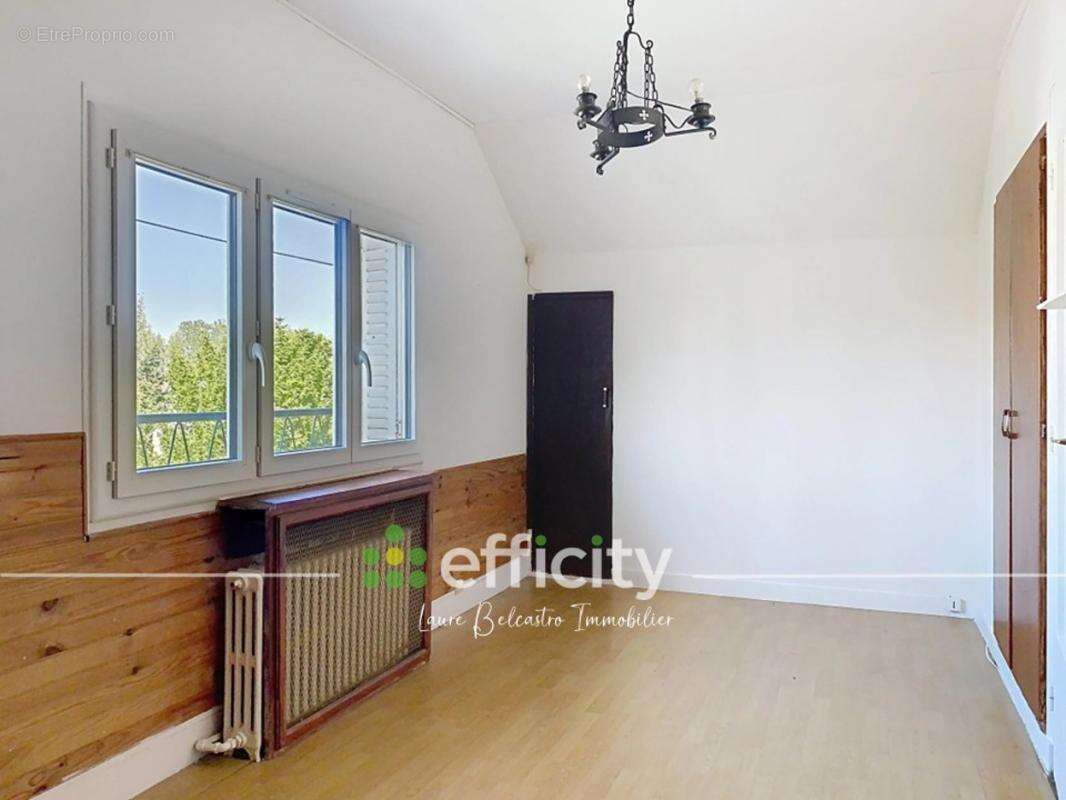 Maison à VILLECRESNES