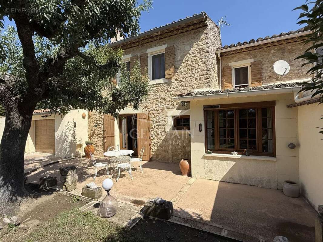 Maison à ROBION
