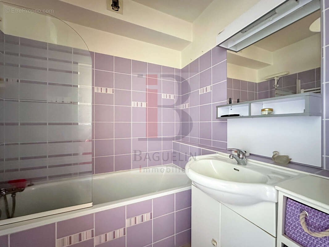 Appartement à FOURAS