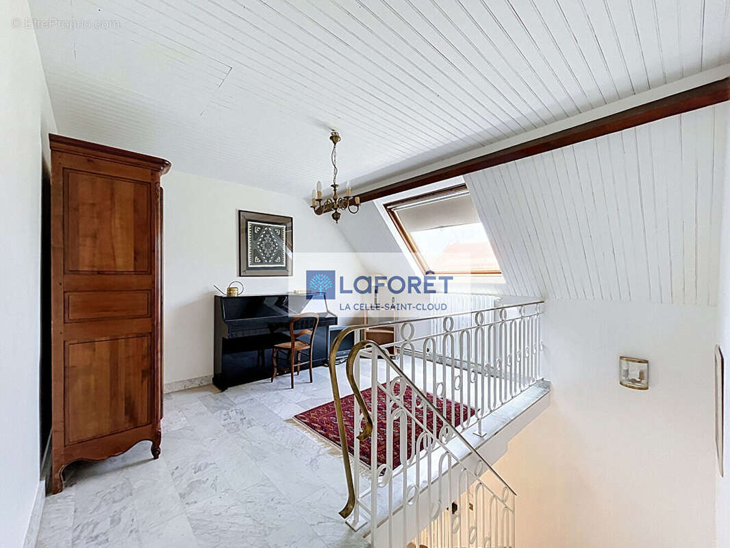 Versailles Glatigny - Maison familiale 7 pièce(s) 150 m2 sur 671m² de terrain - photo 11