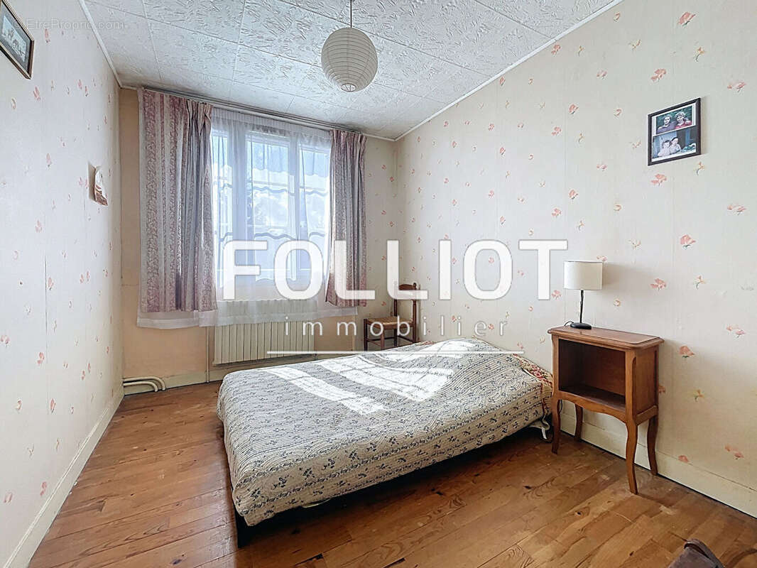 Maison à MONTAIGU-LES-BOIS