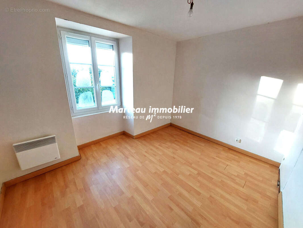 Maison à MONCE-EN-BELIN