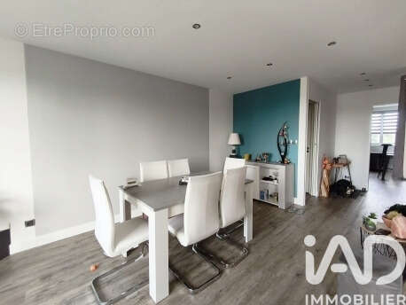 Photo 2 - Appartement à SAINT-JEAN-BONNEFONDS