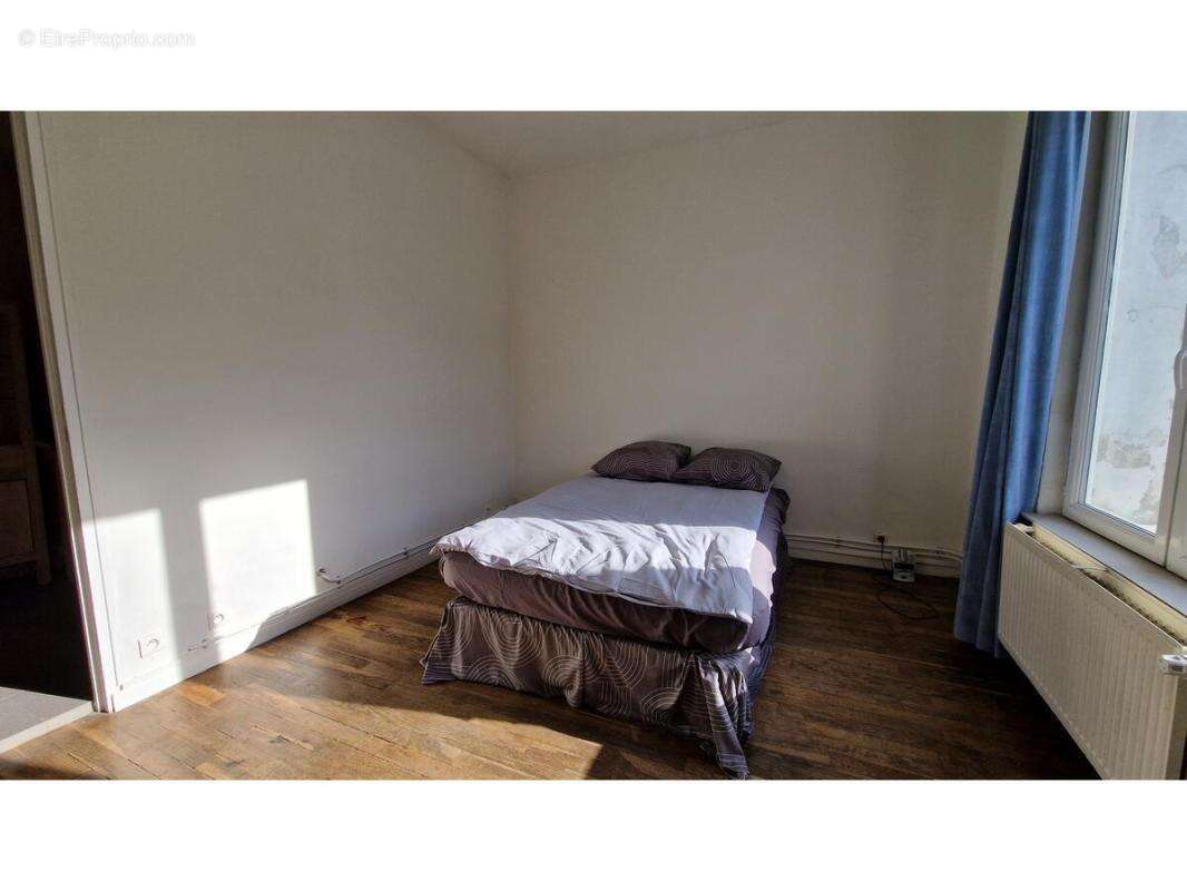 Appartement à FLEURINES