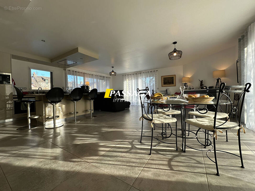 Maison à SAINTE-EULALIE-D&#039;OLT