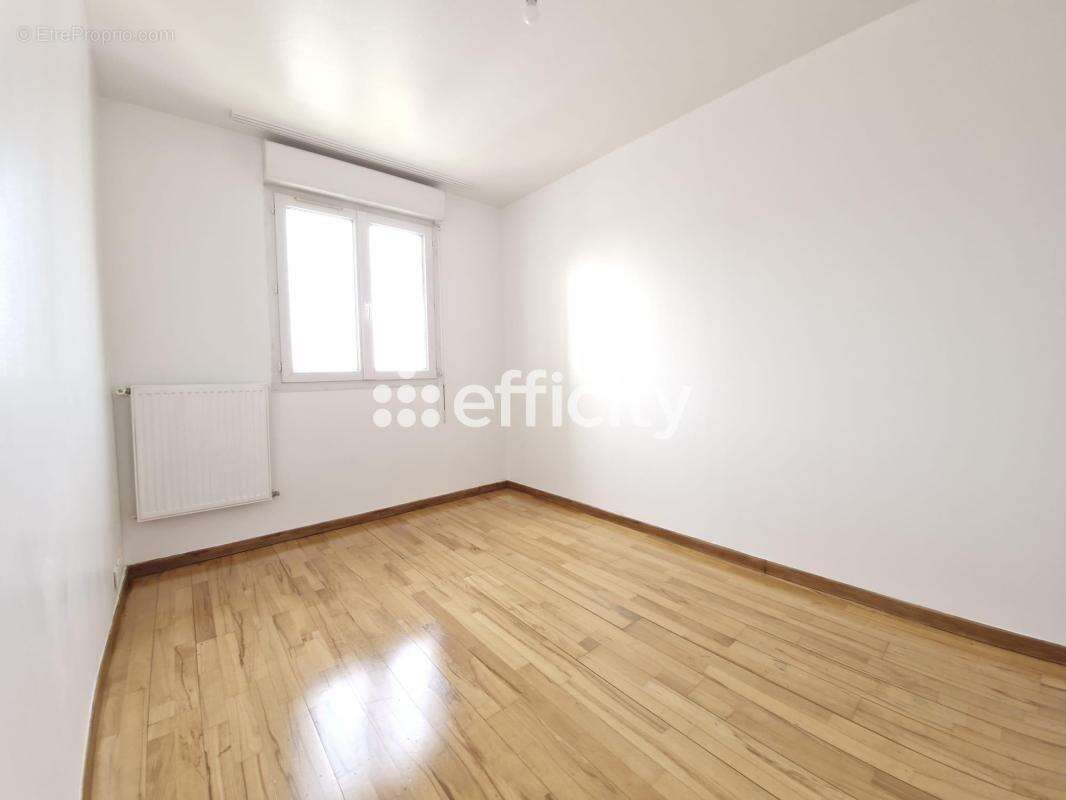 Appartement à BONDY