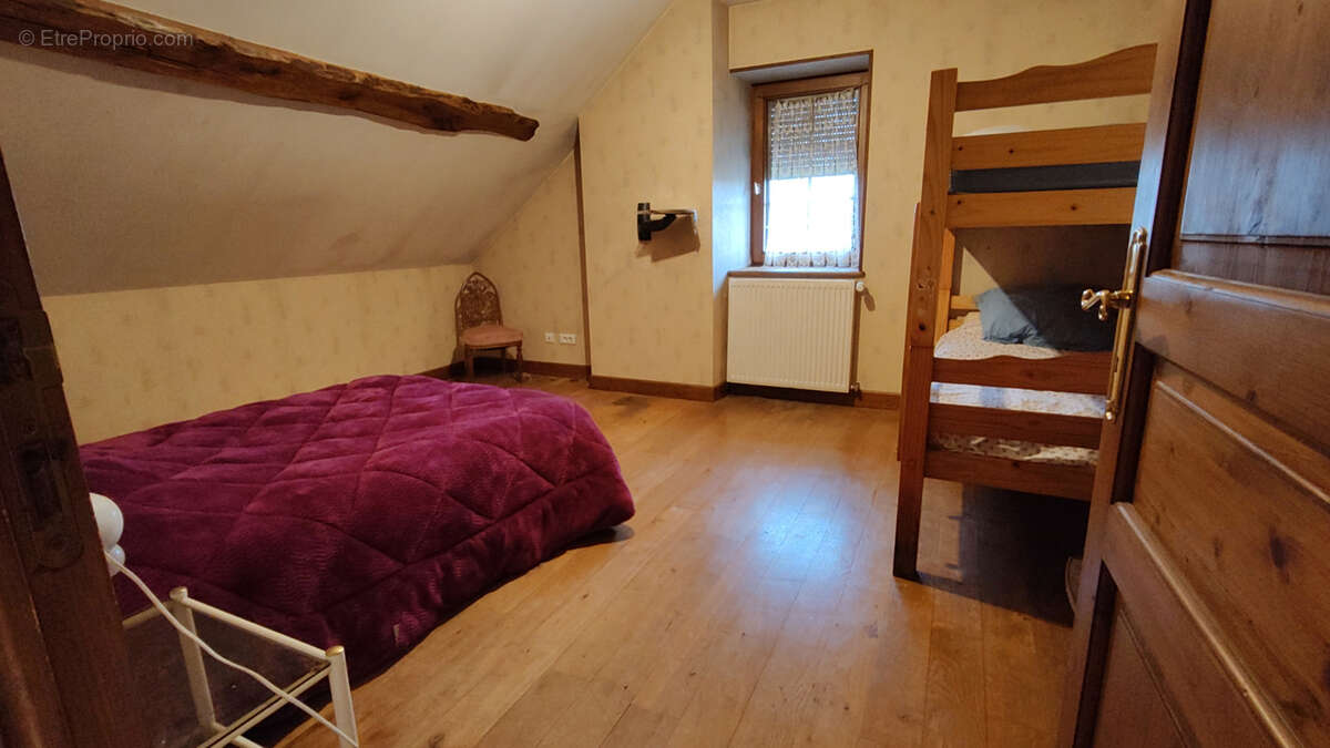 Maison à LONGECOURT-LES-CULETRE