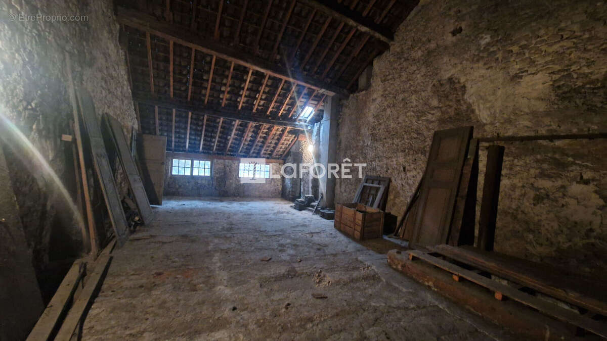 Appartement à SALINS-LES-BAINS