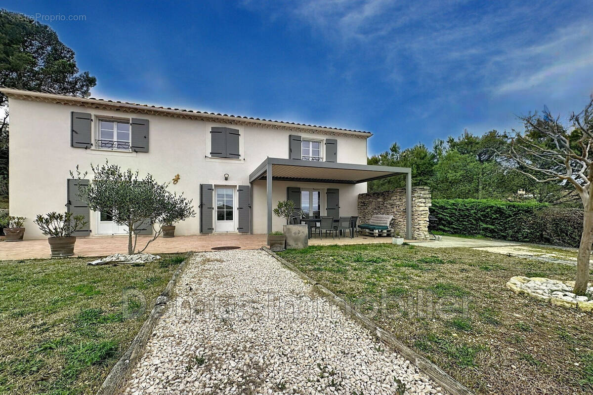 Maison à CHATEAUNEUF-DE-GADAGNE