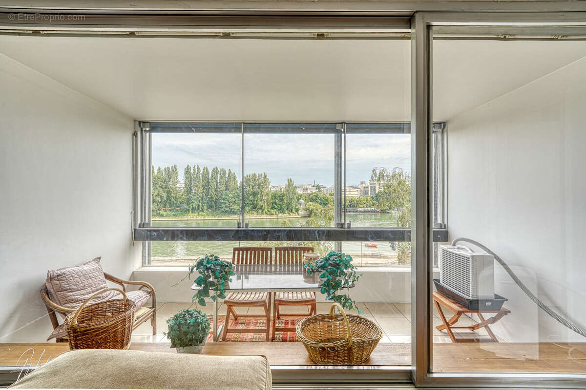 Appartement à COURBEVOIE