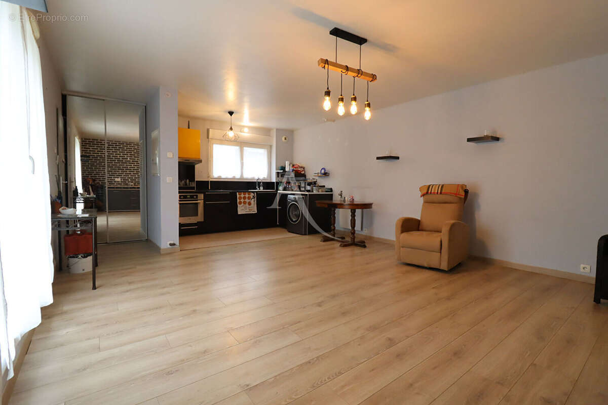 Appartement à VAL-DE-REUIL