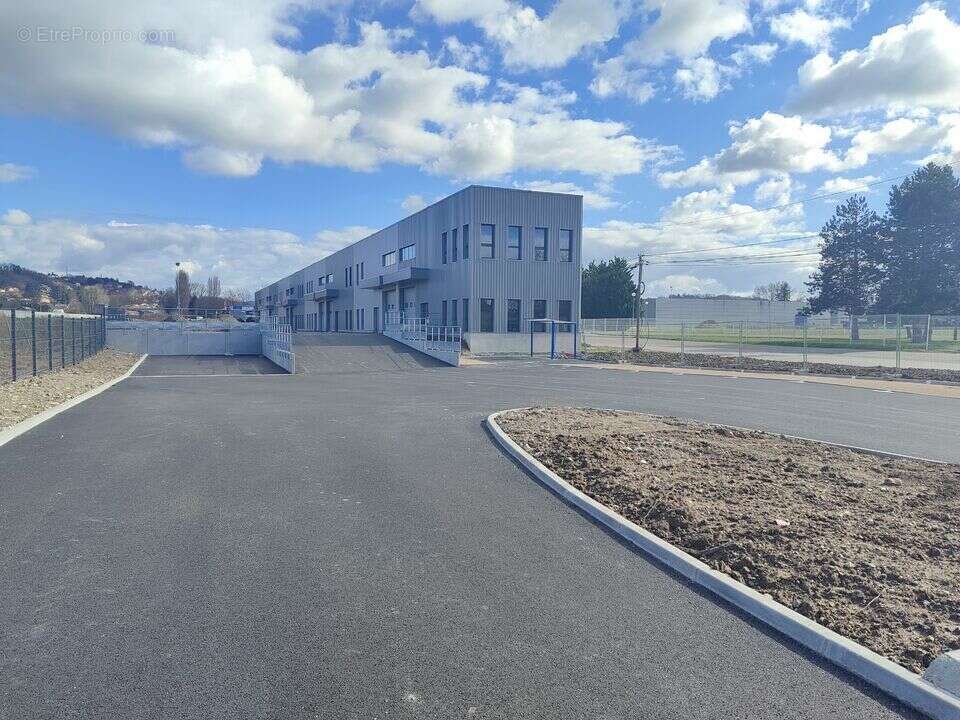 Autre à BOURGOIN-JALLIEU