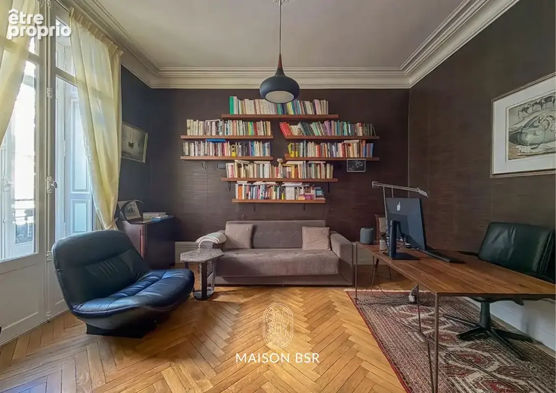 Appartement Nantes - Spacieux T6 de 154 m² avec cachet de l'ancien : 4 chambres, triple exposition et annexes - photo 3