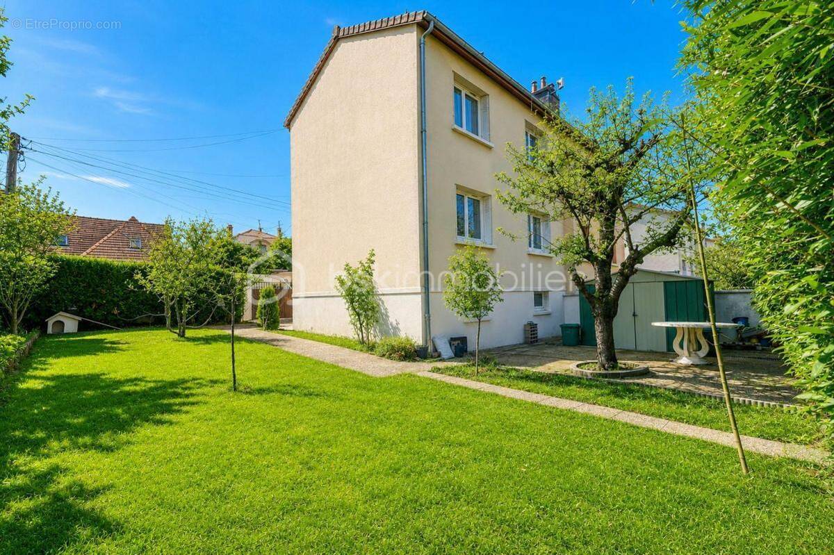 Maison à CHAMPIGNY-SUR-MARNE