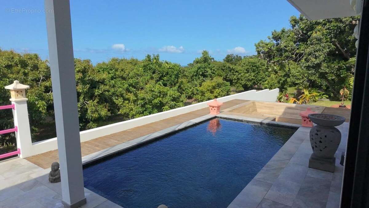 Maison à SAINTE-ROSE