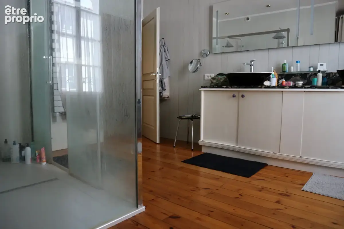 Saintes, centre historique, appartement 343 m2 - photo 20