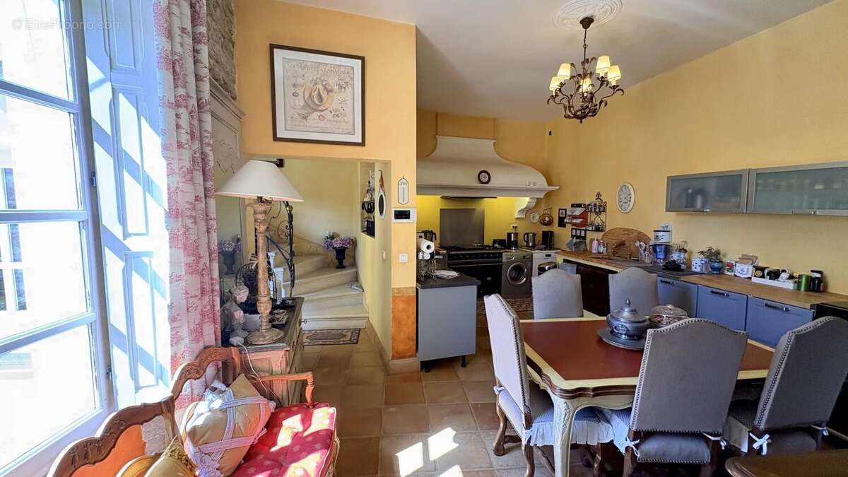 Maison à COURTHEZON
