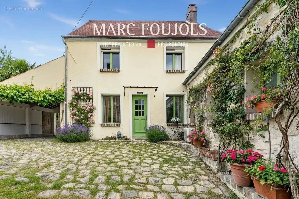 Maison à ERMENONVILLE