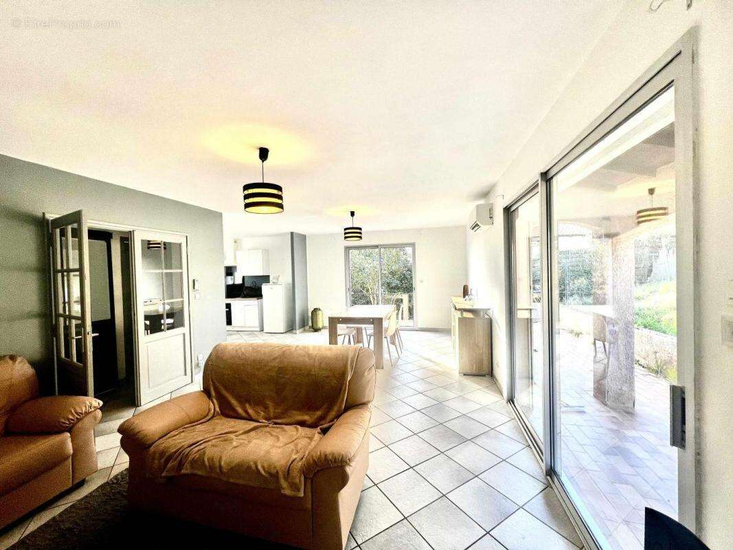 Maison à SAINT-GILLES