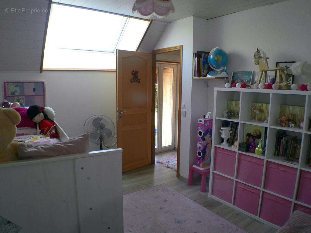 Maison à SAINT-REMY-EN-ROLLAT