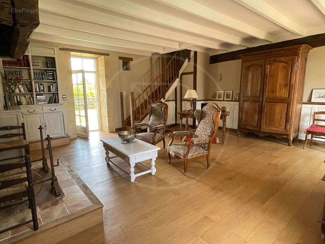 Maison à VILLEFRANCHE-DE-LONCHAT