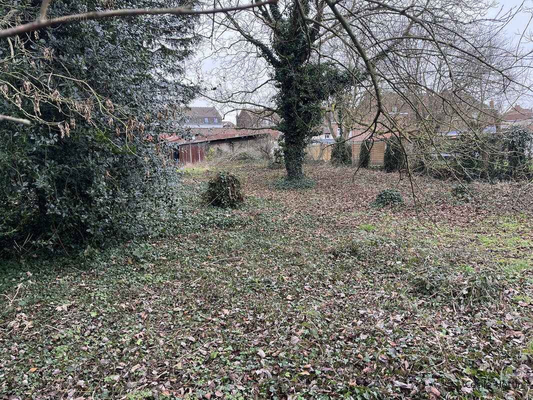 Terrain à SECLIN