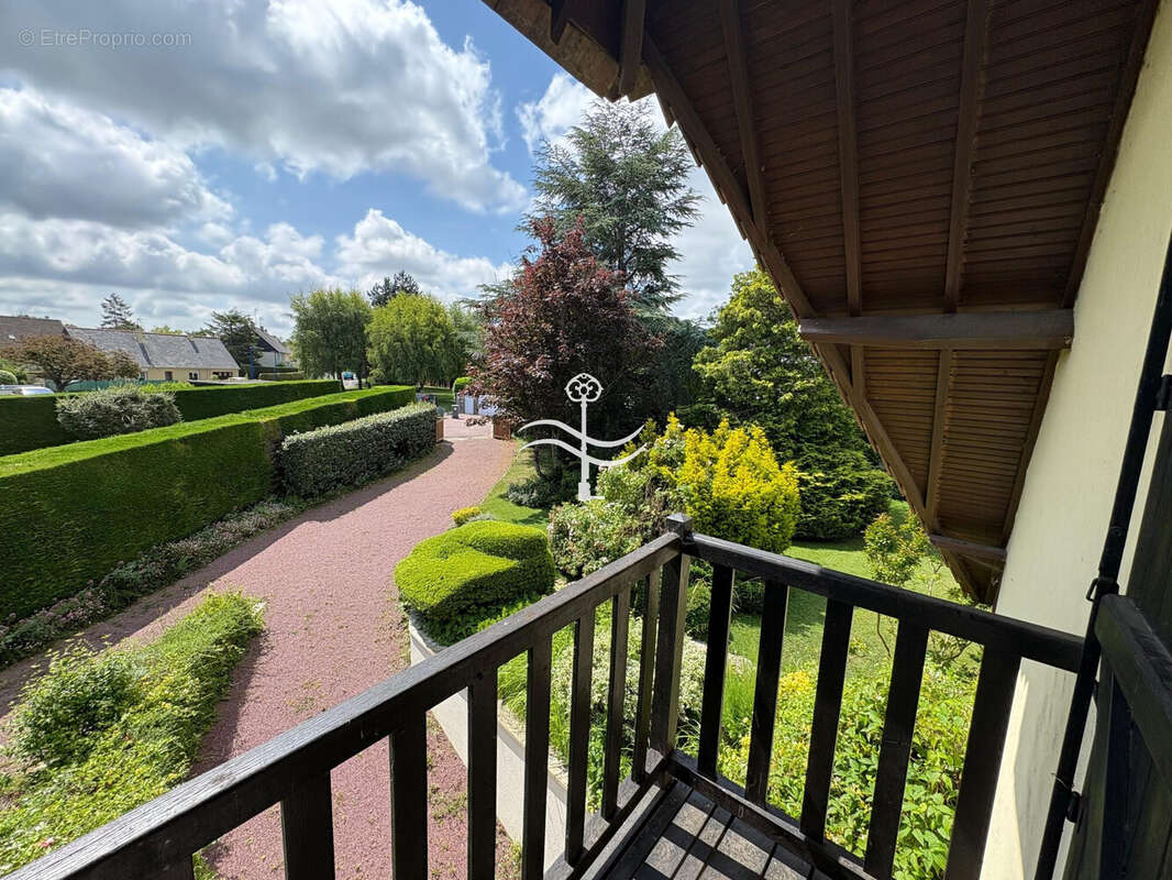 Maison à COLLEVILLE-MONTGOMERY