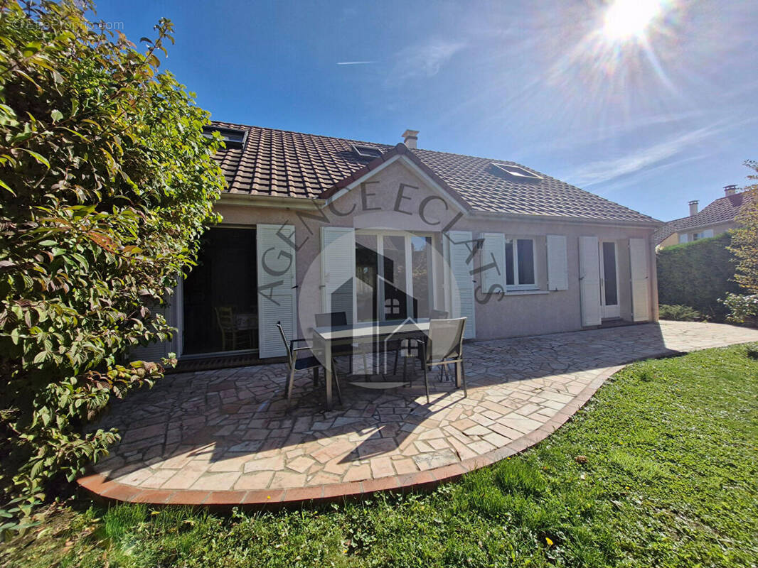 Maison à MONTEVRAIN