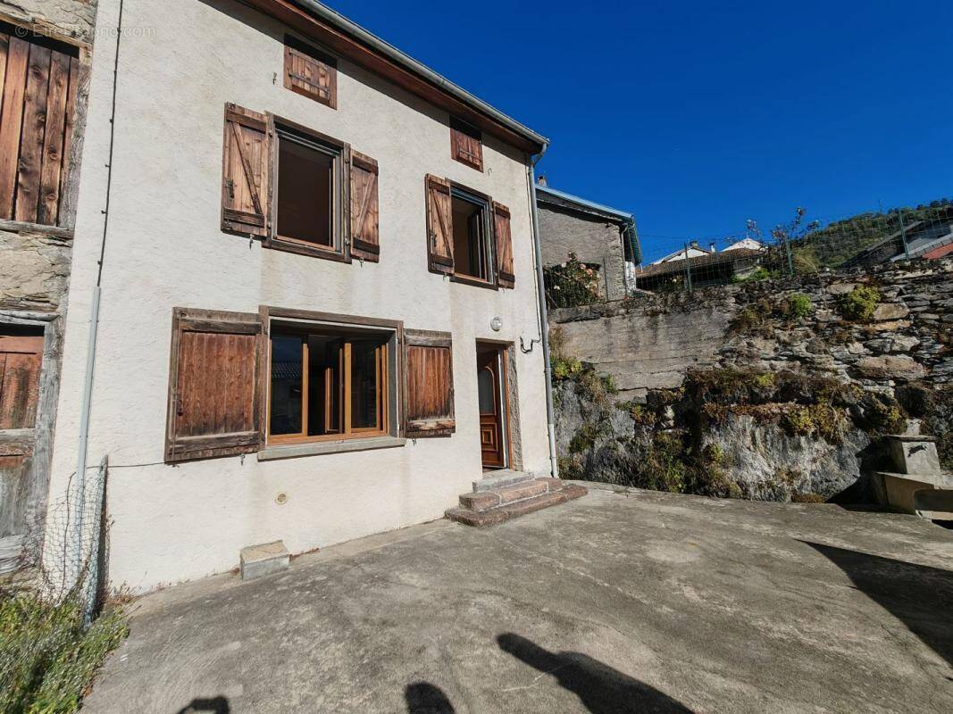 Maison à LES CABANNES