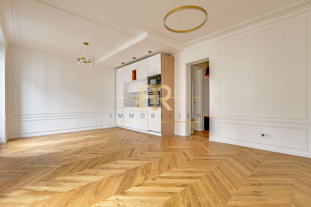 Appartement à PARIS-17E