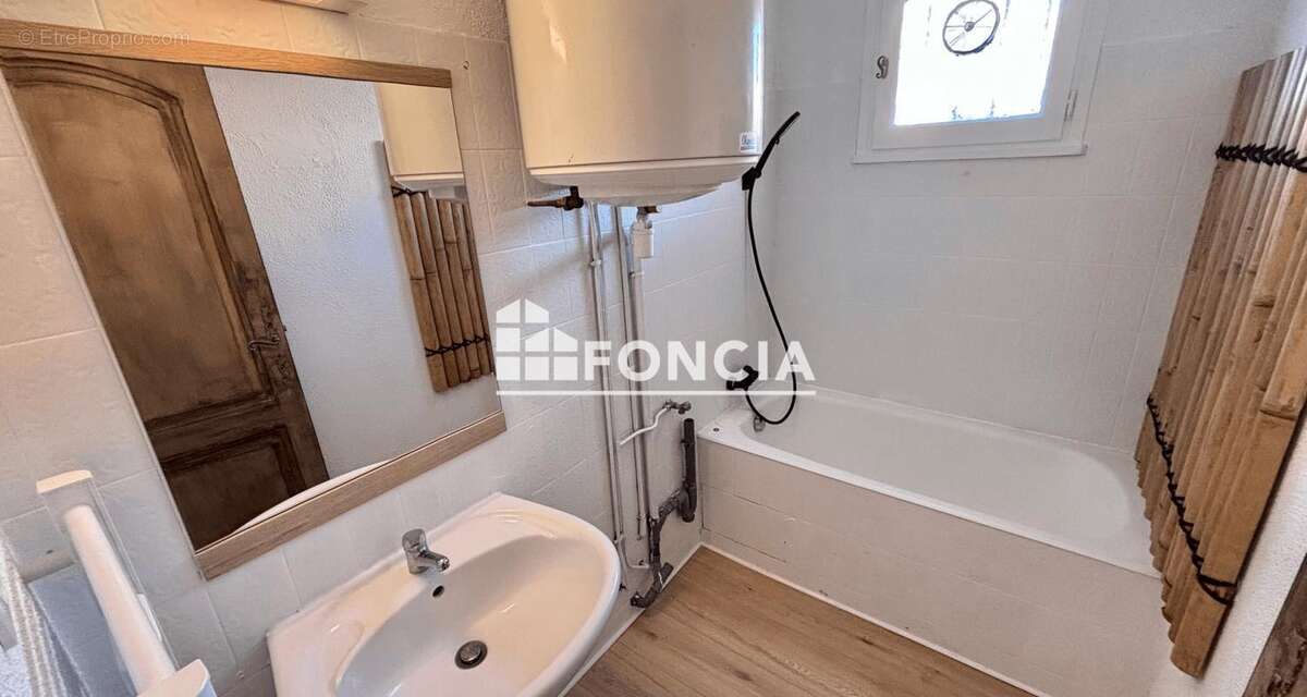 Appartement à LA LONDE-LES-MAURES
