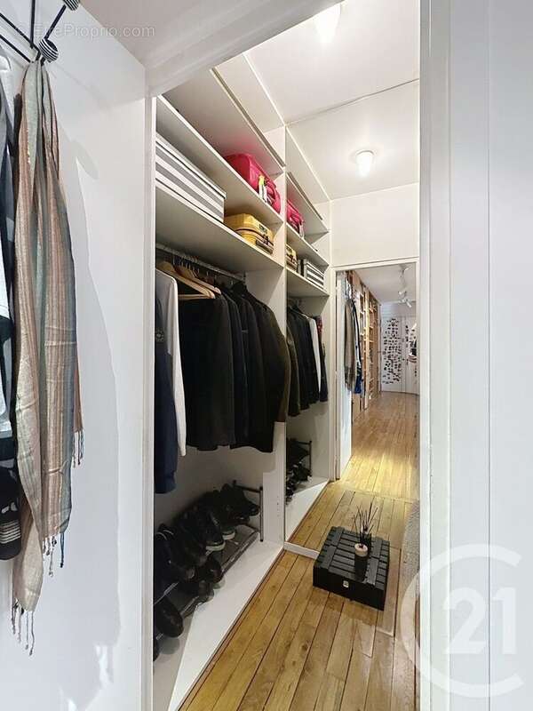 Appartement à PARIS-14E