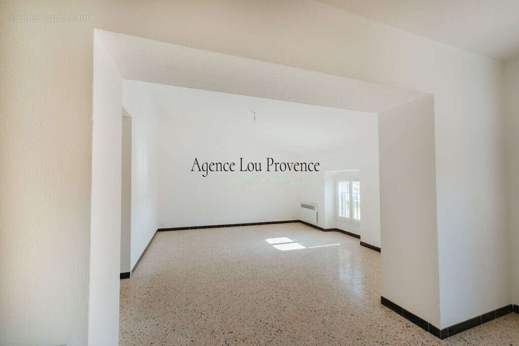 Appartement à EYGUIERES
