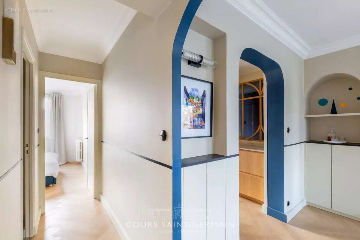 Appartement à PARIS-16E