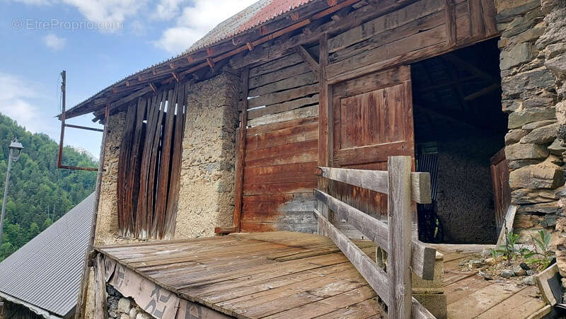 Oz - grange a renover dans un charmant hameau - photo 4