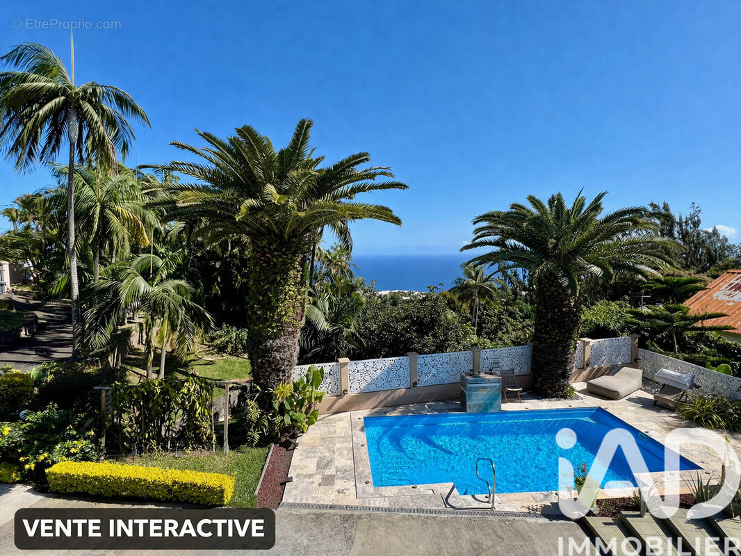 Photo 1 - Maison à SAINT-DENIS