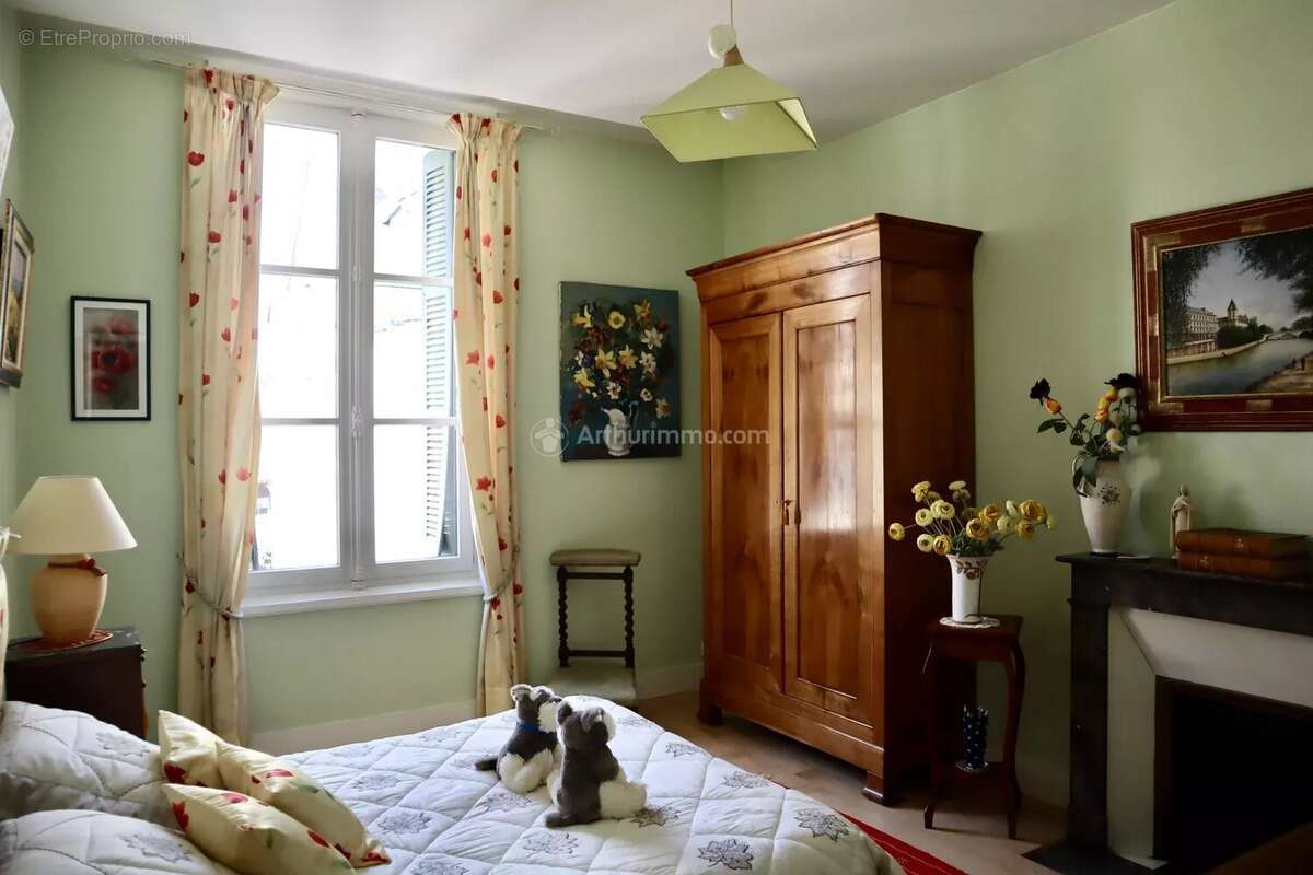 Maison à LA CHARTRE-SUR-LE-LOIR