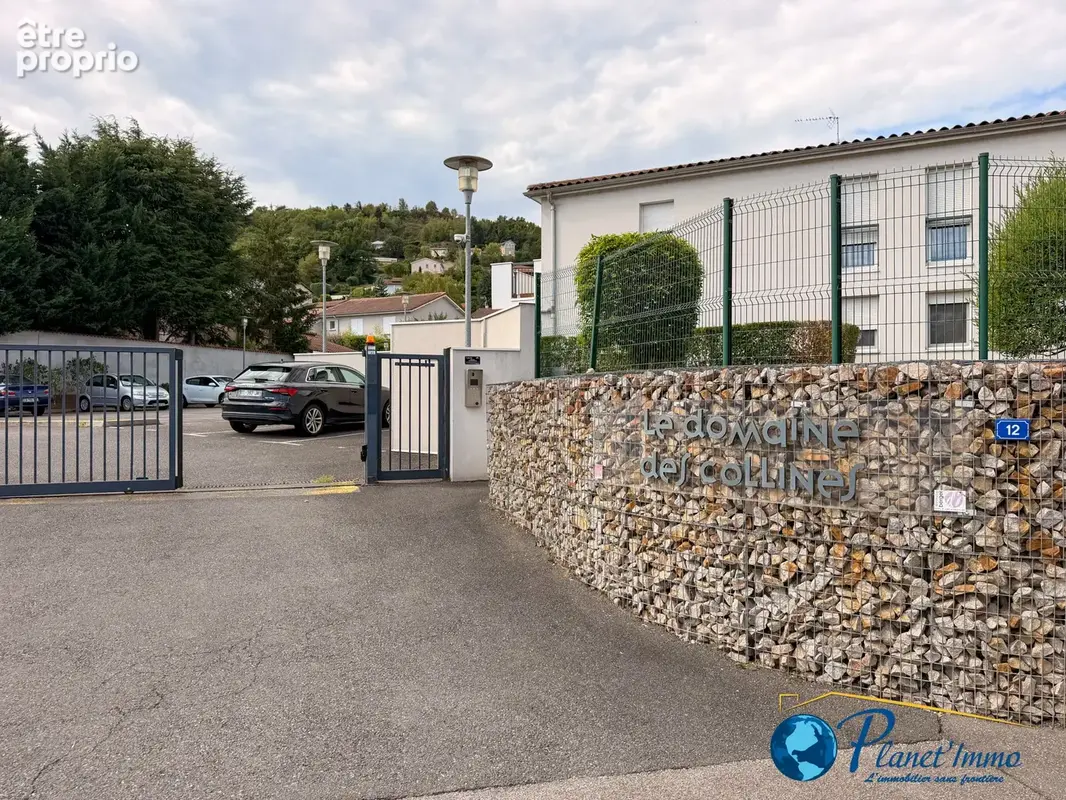 Saint-Priest en Jarez / Appartement type 2 de 42,50 m2 avec terrasse place de parking et garage en sous-sol. - photo 2