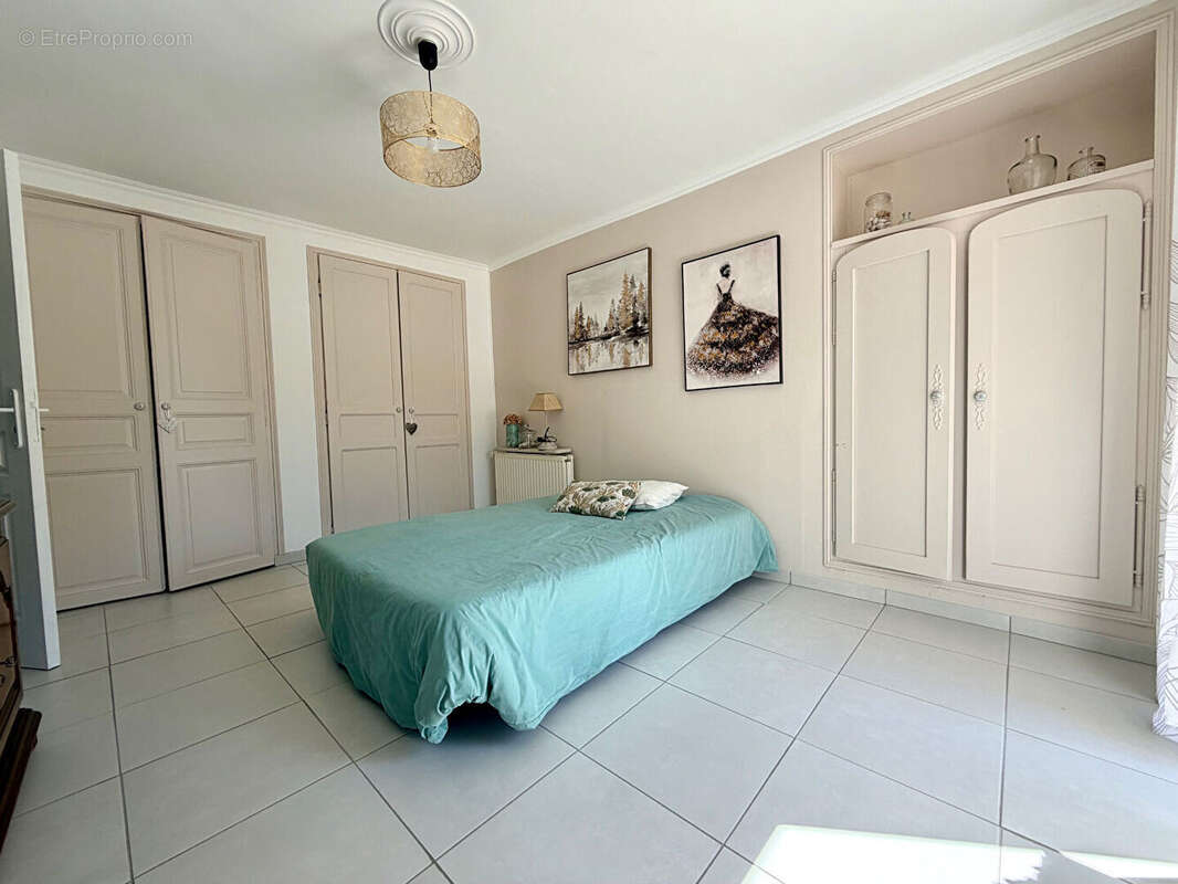 Maison à LE MELE-SUR-SARTHE