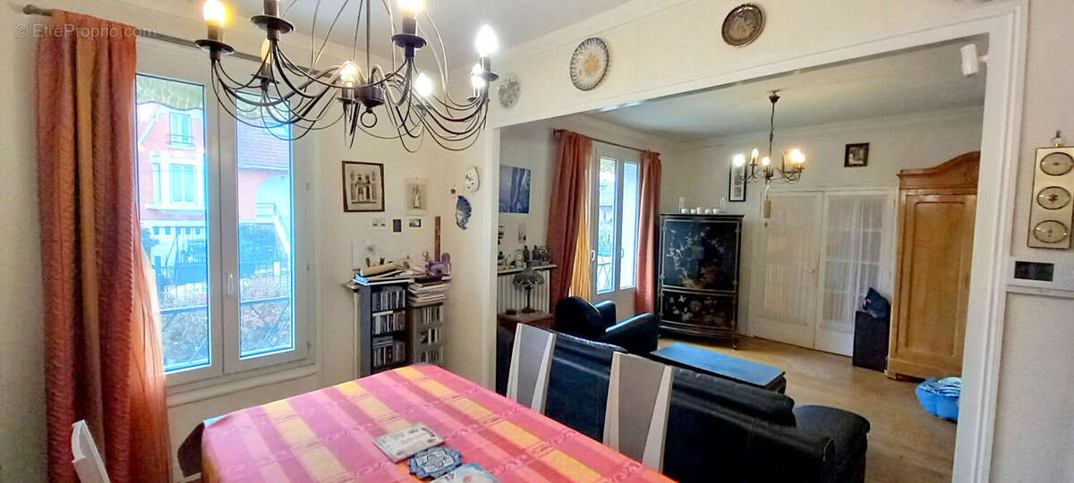 Maison à LES PAVILLONS-SOUS-BOIS